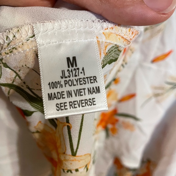 Ups & Downs light weight blouse w white and orange Lillie’s! - Picture 4 of 5